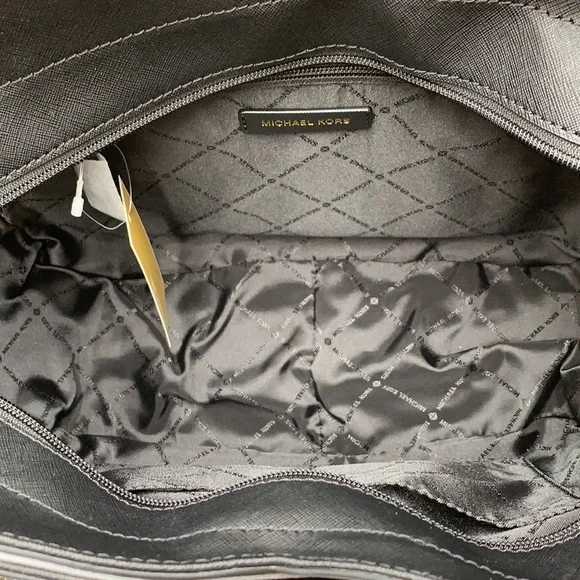 MICHAEL KORSJet Set Large Saffiano Leather XCHAIN Shoulder Bag BLACK COLOR